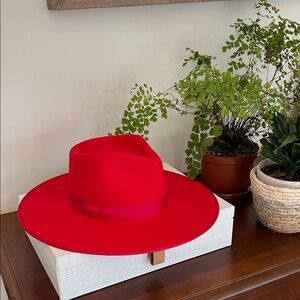 Lack Of Color Rancher Red Hat Small